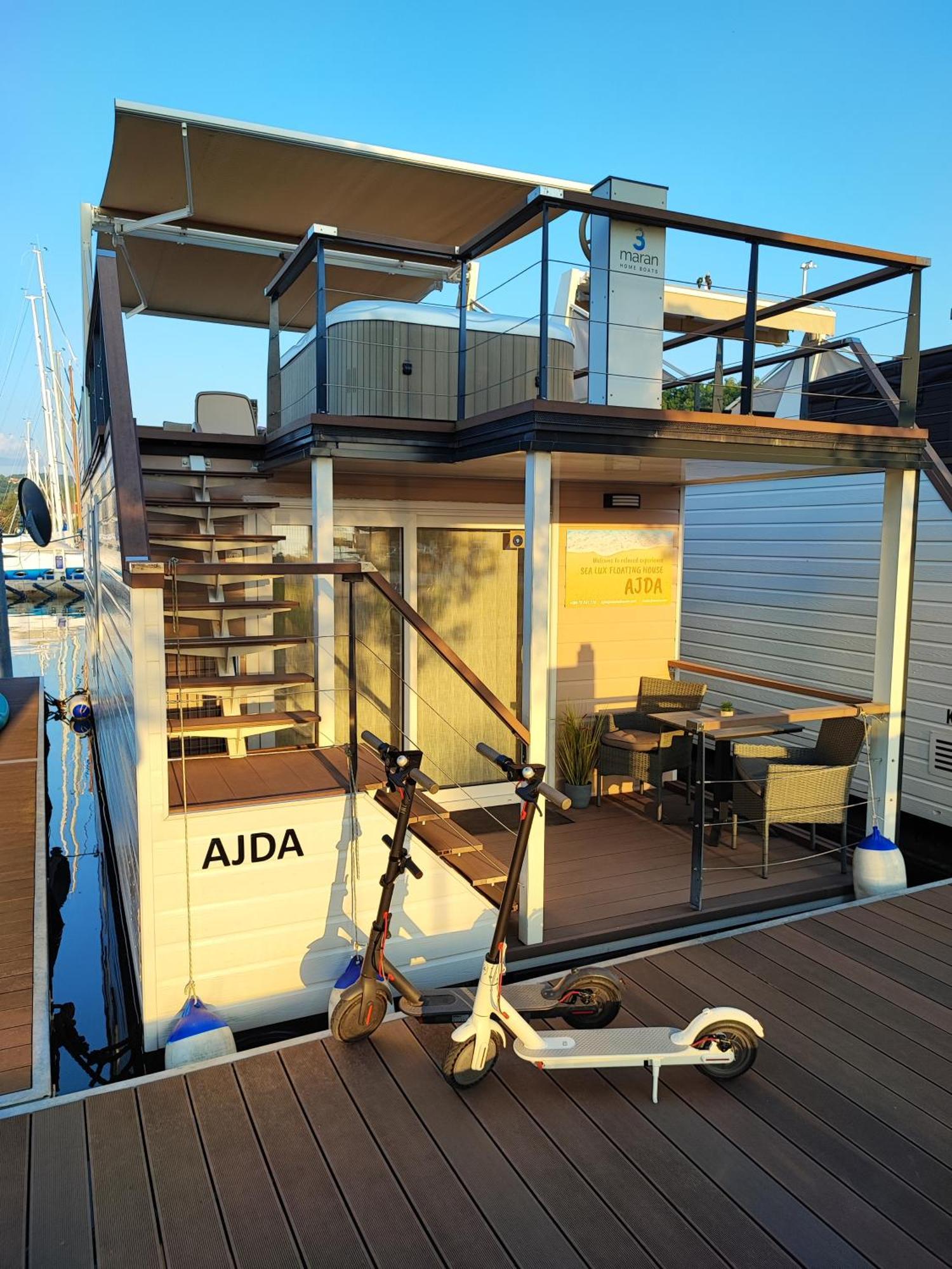הוילה Sea Lux Floating House Ajda Portorose מראה חיצוני תמונה